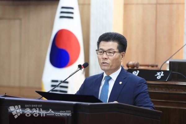 5분 발언하는 김덕배 홍성군의회 의원 / 충청뉴스 최형순 기자