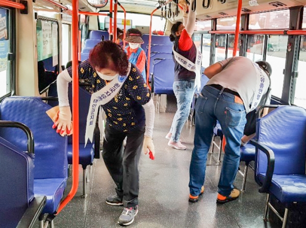 한국자유총연맹 태안군지회 봉사 모습