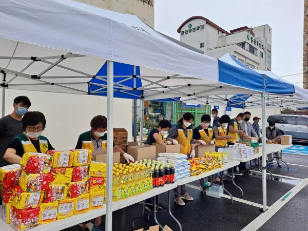 사랑담은 행복꾸러미 나눔 행사 모습