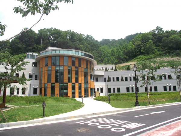 아산시공설봉안당 전경