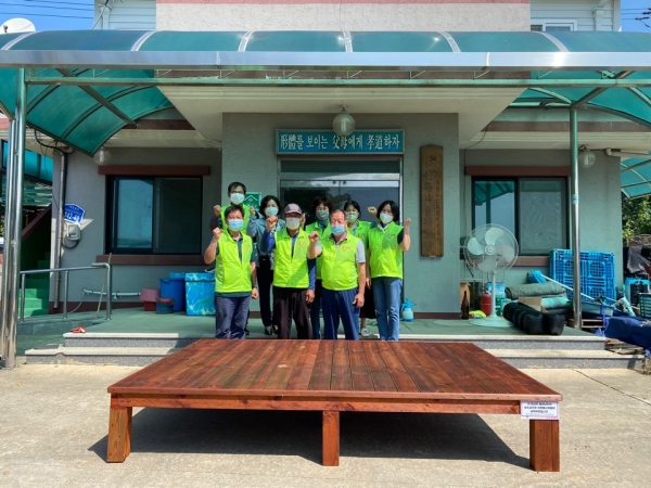 안녕 평상 만들기 사업 장면