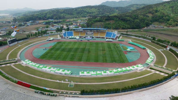 서산시종합운동장(육상경기장)