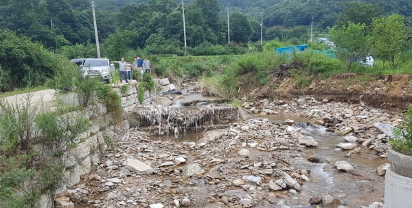 천안시와 중앙피해합동조사반이 집중호우 피해조사를 진행하고 있다.