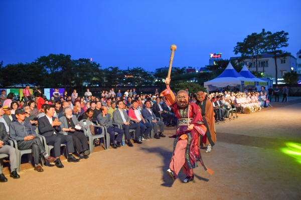 지난해 정림사지 부여군 문화재야행 장면