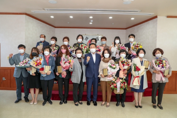 양성평등유공자 표창 수여식 단체사진