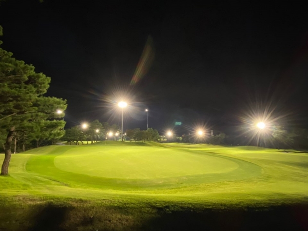 골프존카운티 안성W 야간 전경