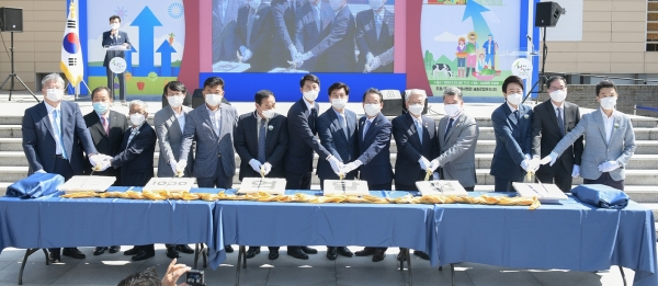 세종시 싱싱장터 매출액 1000억 원 달성 기념행사 및 포럼.