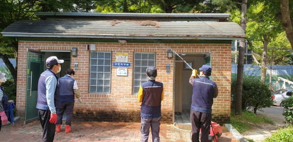 정림공원 공중화장실 청소