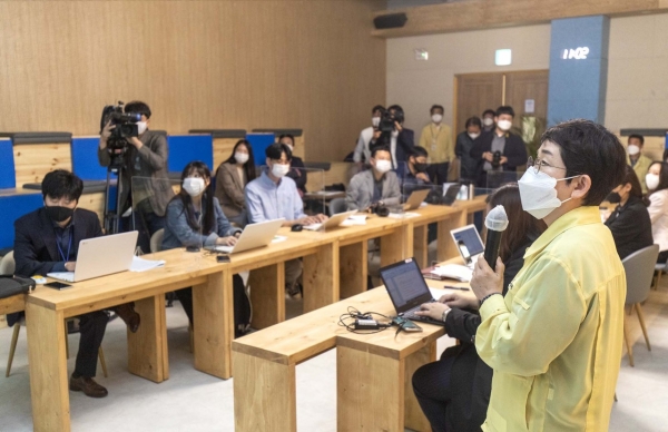 7일 구청 청년벙커에서 지역 언론인을 초청, 대덕e 시작하는 그린뉴딜 사업 발표회 개최