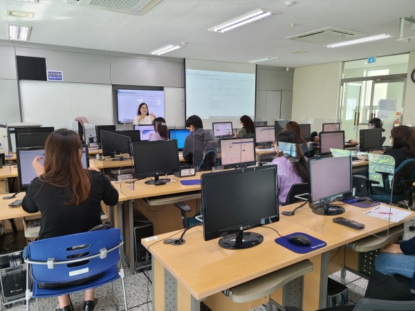 지난 7일 개강한 컴퓨터활용능력2급 강의 모습