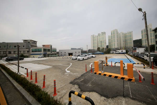 서산시종합사회복지관 외부 주차장(구 서산시도로시설관리소)