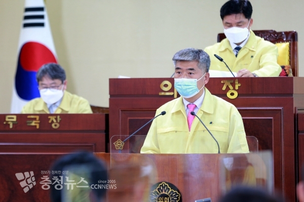 5분 발언하는 맹의석 아산시의회 의원