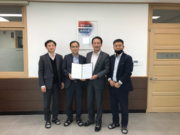 산학교류 협약 체결 / 왼쪽부터 건양대 박봉규 창업보육센터 팀장, 성광온누리학교 김종만 교장, 건양대 오세헌 창업보육센터장, 성광온누리학교 박진수 교감 순