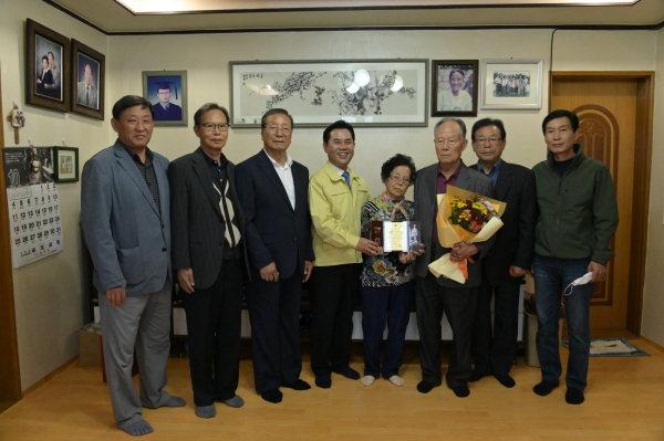 지난 14일  찾아가는 군정발전 유공표창 전수 모습