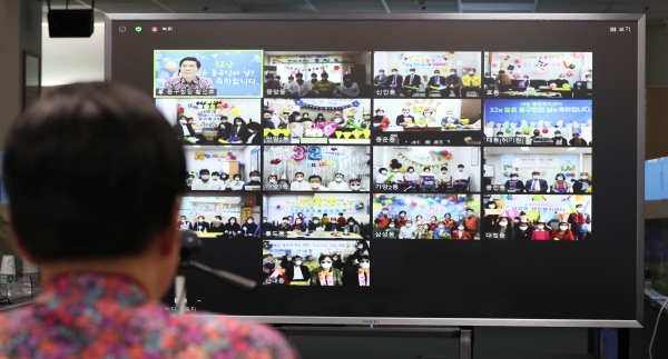 황인호 동구청장이 행사 진행하는 모습