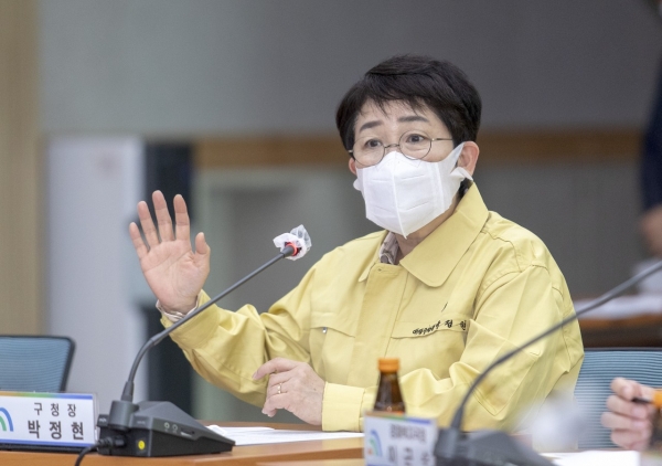 지난 19일 구청 대회의실에서 11개 상인회로 구성된 소상공인 대응협의체 5차 간담회