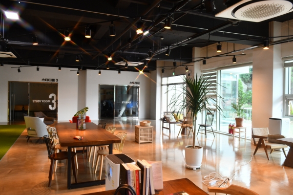 청년타운 나래홀