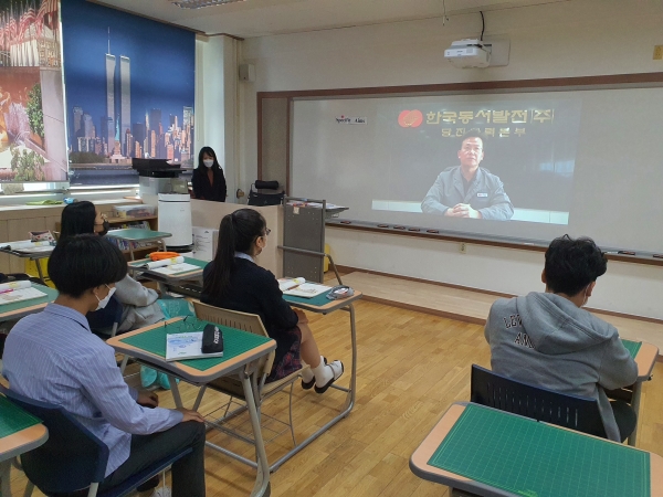 석문중학교에서 비대면 방식으로 장학금 전달식 시행