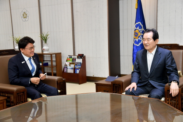 (좌측부터) 황운하 의원, 정세균 총리