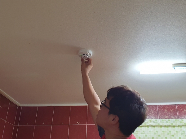 주택용 소방시설 설치 장면