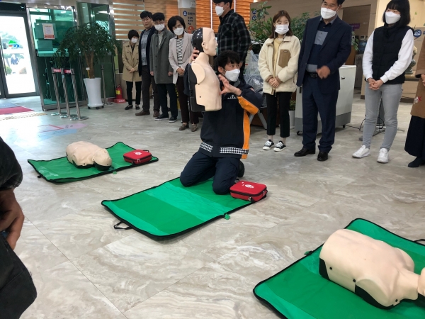 ‘4분의 기적’ 위한 인명구조훈련 실시 모습
