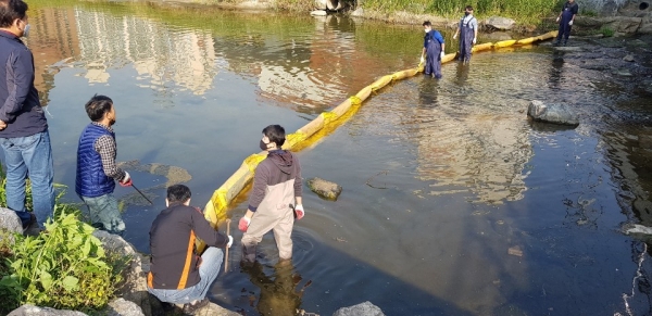 대전 중구, 수질오염사고 가상 방제훈련 모습