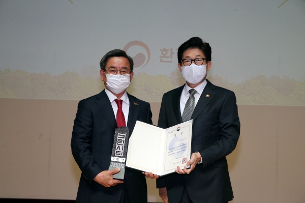 환경부에서 주관한 ‘2020년 제9회 그린시티’ 공모에 선정돼 환경부장관상 수상