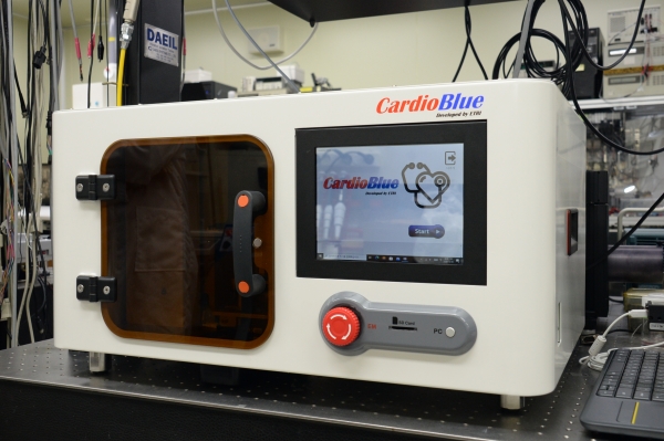 ETRI 연구진이 개발한 진단검사용 자동 분석 기기.