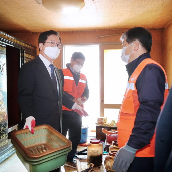 장종태 서구청장이 3일 월평2동으로 ‘행복동행 동네마실’행사 참여