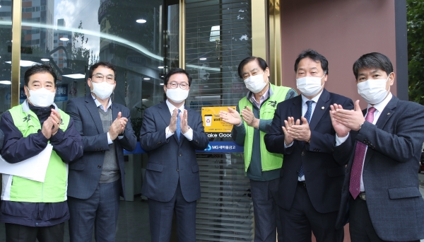 장종태 서구청장이 3일 월평2동으로 ‘행복동행 동네마실’ 참여 모습