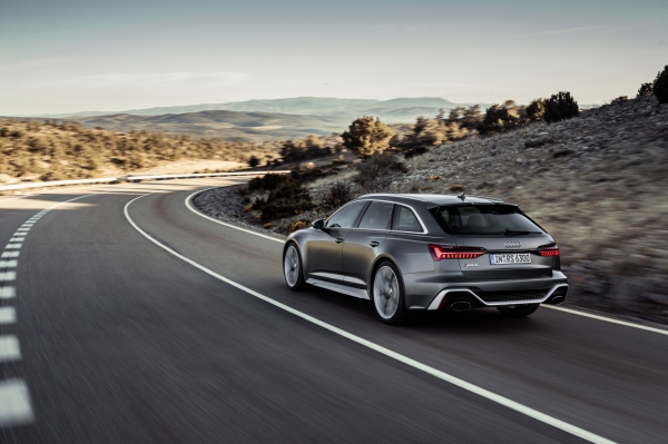 아우디 ‘RS6 아반트’ 주행 이미지