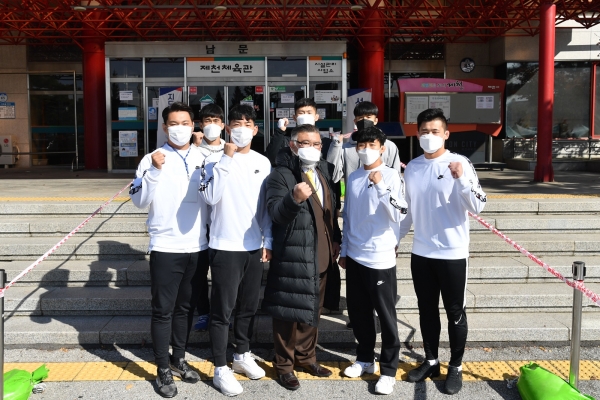 한국조폐공사 레슬링팀이 10월 29일부터 11월 4일까지 충북 제천시 제천실내체육관에서 열린 ‘제46회 대통령기 전국 시‧도대항 레슬링대회’에서 금메달 1개, 은메달 4개를 획득했다.