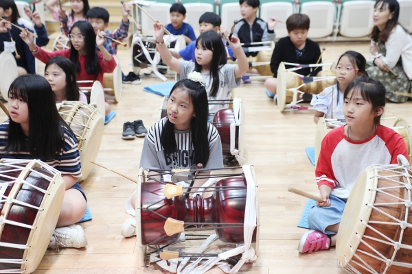 서산박첨지놀이  풍물과 난타 체험 모습