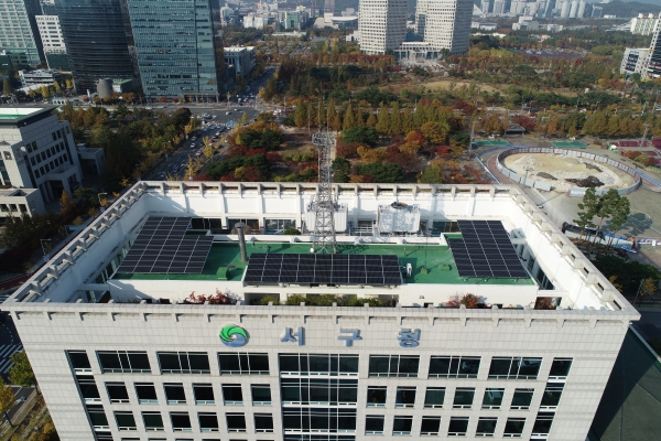 대전 서구, 청사 옥상에 태양광발전시설 설치 모습