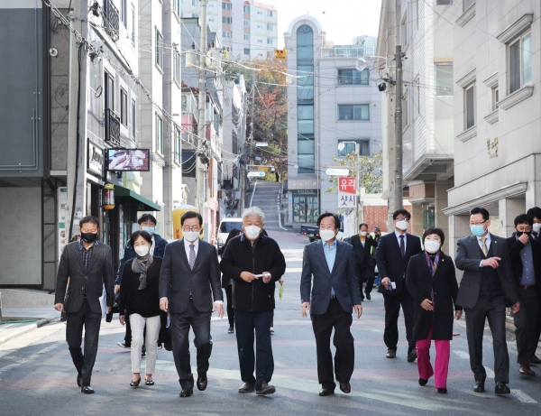 장종태 구청장, 갈마2동 동네마실 모습