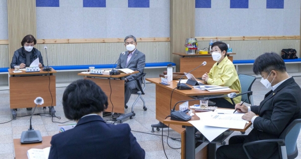 10일 구청에서 대덕사랑상품권(대덕e로움) 발행위원회를 열고, 2021년 대덕e로움 발행 및 유통활성화 기본계획을 의결했다.