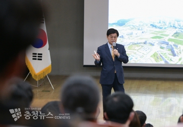 특강 하는 이춘희 세종시장