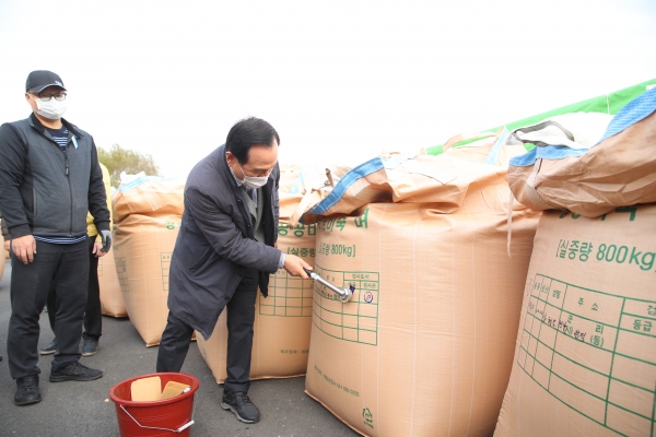 박상돈 시장, 공공비축미 매입현장 방문해 농민 격려