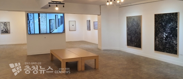 민택기 작품 전시 중인 밀러가든 갤러리