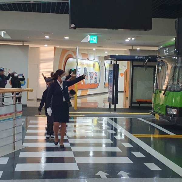 지역아동 초청 교통안전체험교육 실시 모습