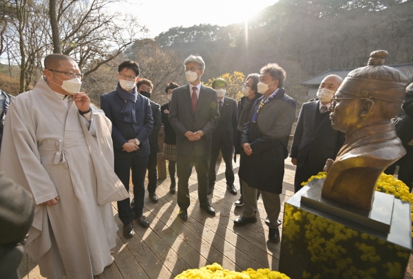 백범 김구 선생 흉상 및 어록제막식 모습