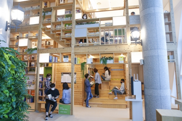 목조건축대전에서 최우수상을 수상한 열린도서관