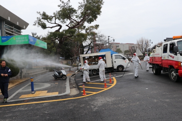 부여 시내 코로나19 대응 전면 방역소독 장면