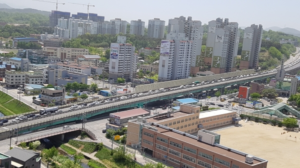 국도32호선 탑동교차로 부근 정체 사진