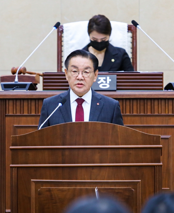 최홍묵 계룡시장 시정연설 모습