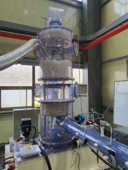 질소산화물 등 제거 실험 장치 모습.