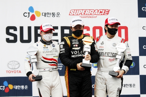 볼가스 모터스포츠 김재현 선수 최종전 우승 포디움 사진