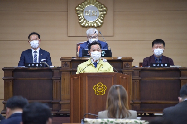 박정현 부여군수 군정연설 장면