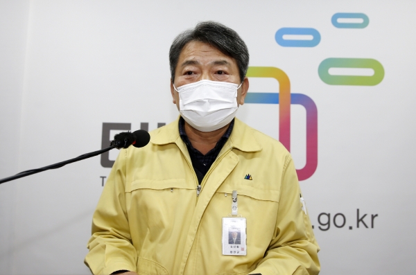 농업기술센터 김선철 소장 브리핑 모습