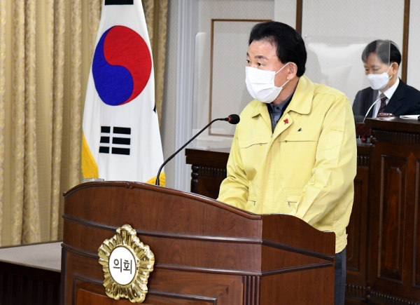 구정답변하는 박용갑 중구청장